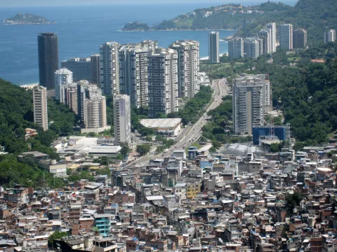 https://commons.wikimedia.org/wiki/File:Rocinha_Favela_Brazil_Slums.jpg